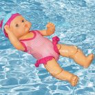 Úszni tudó baba